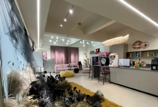 每天和帥哥美女相伴_一年輕松賺60萬！-資源網站